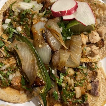 Chatos Tacos: A Review of the Wheels That Bring the Heat