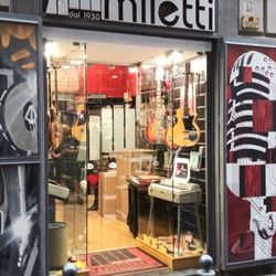 Miletti / Lucia - Who's thinking of Sweet Child of Mine Guns n Roses?