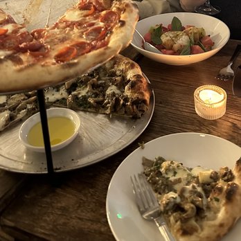 Back to Back - Mushroom pizza and pepperoni pizza - Pizza Near Me - San Francisco, California Back to Back - Mushroom pizza and pepperoni pizza - Pizza Near Me - San Francisco, California