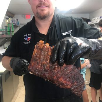 Old Bucs Barbecue - Barbeque Near Me - Manvel, Texas