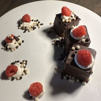 5Church - Buckhead - Chocolate hazelnut cake - New American Near Me - Atlanta, Georgia