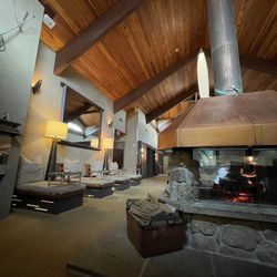 The Woodlands Spa and Salon - Fireside lounge
