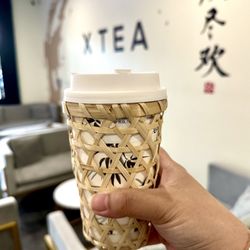 B Cafe - Bamboo oolong milk tea