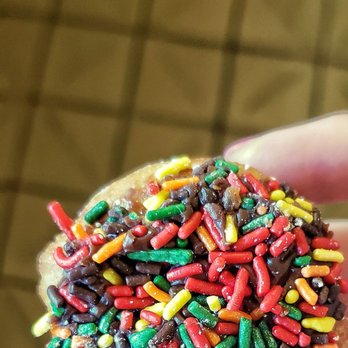 Daily Dozen Doughnut - Bakeries Near Me - Seattle, Washington