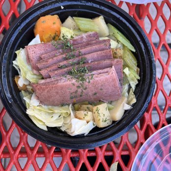 Limericks Tavern - Corned Beef and Cabbage - New American Near Me - Alhambra, California