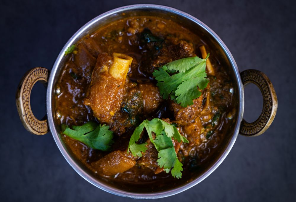Everest Curry Corner Logo