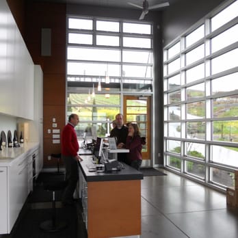 Winderlea Vineyard & Winery - Tasting room tasting bar - Wine Tasting Room Near Me - Dundee, Oregon Winderlea Vineyard & Winery - Tasting room tasting bar - Wine Tasting Room Near Me - Dundee, Oregon