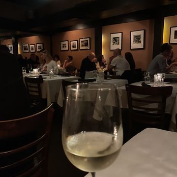 Carmine's Restaurant - vibes - Italian Near Me - Los Angeles, California Carmine's Restaurant - vibes - Italian Near Me - Los Angeles, California
