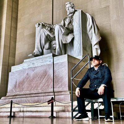 Lincoln Memorial by null