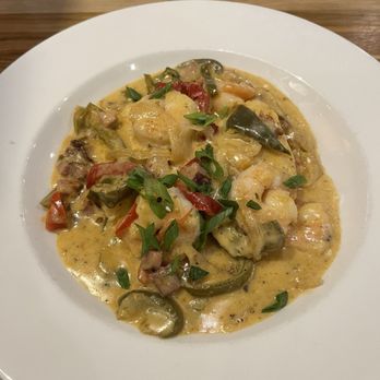 Matt The Miller's Tavern - Shrimp and Grits - American Near Me - Dublin, Ohio