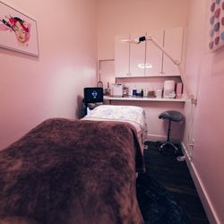 Alpenglow Aesthetics - Hydrafacial Room