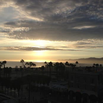 High Rooftop Lounge - Lounges Near Me - Venice, California High Rooftop Lounge - Lounges Near Me - Venice, California