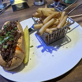 Yard House - New American Near Me - Boston, Massachusetts