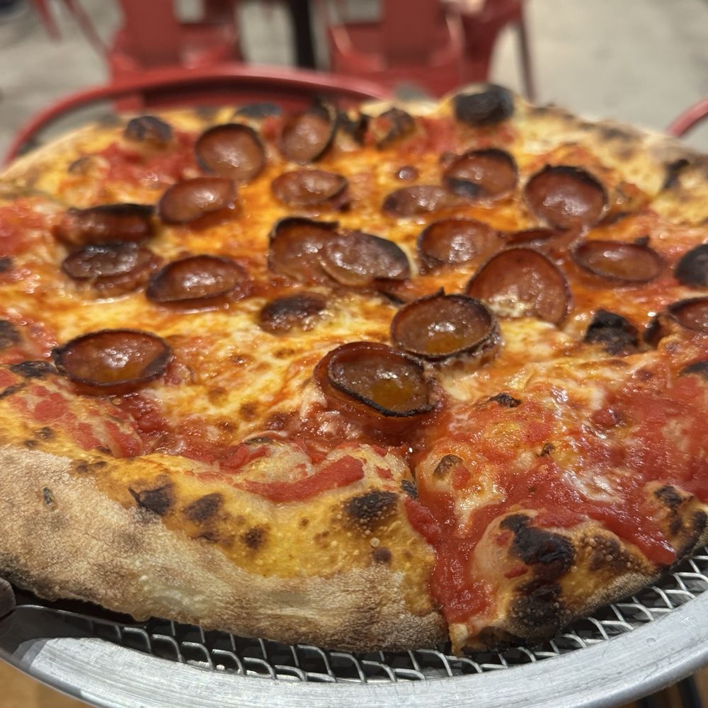 Square Peg Pizzeria - 12", 6 slice pizza on the HH menu for inder$10 - Pizza Near Me - Delray Beach, Florida
