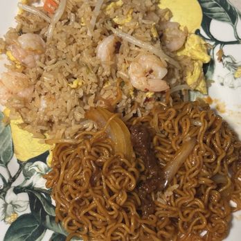 Tai's Asian Bistro - Shrimp fried rice and Beef ramen - Asian Fusion Near Me - Madison, Wisconsin