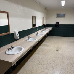 Sparrow Pond Family Campground & Recreation Ctr - Sink area of the men's room