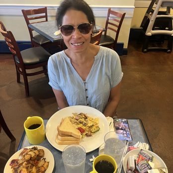 Hannah G's - Breakfast & Brunch Near Me - Ventnor City, New Jersey