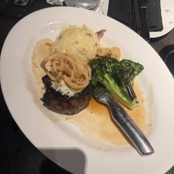Cooper’s Hawk Winery & Restaurant - Filet Mignon - New American Near Me - Doral, Florida