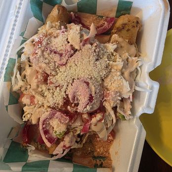 Antojitos Catrachos - tacos hondurenos con pollo - Honduran Near Me - St. Louis, Missouri