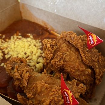 Jollibee - 2 piece spicy chicken joy w jolly spaghetti - Fast Food Near Me - Torrance, California