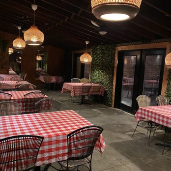 Augusto’s Grill - Covered patio - Italian Near Me - Leamington, Ontario Augusto’s Grill - Covered patio - Italian Near Me - Leamington, Ontario