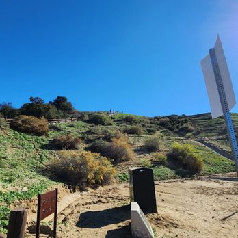 Steep Canyon Trailhead - Hiking Near Me - Diamond Bar, California