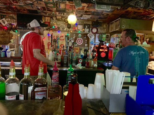 Huc-A-Poos Bites and Booze by null