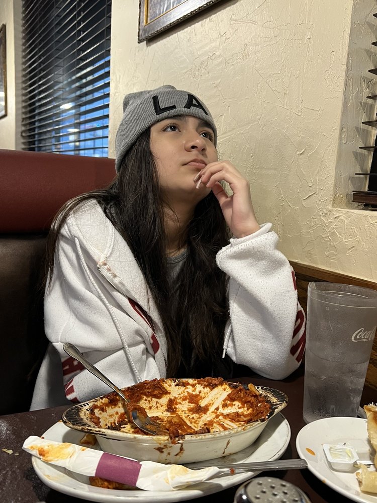 Luigis Italian Cafe Logo