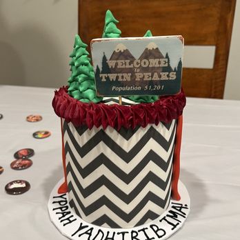 Cake Bash Studio - Twin Peaks cake - Bakeries Near Me - Lake Balboa, California