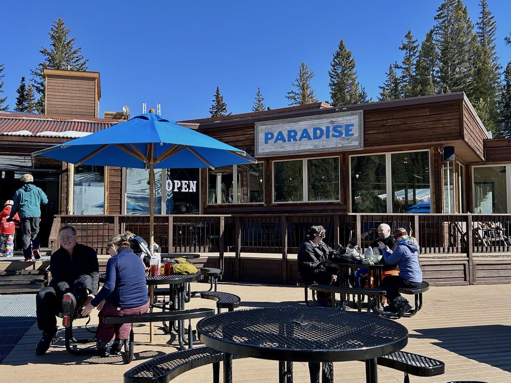 Paradise Warming House Logo