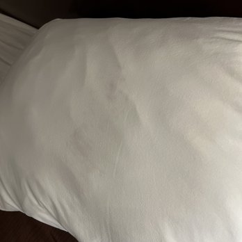 Hotel Saddleback - Dirty pillows - Hotels Near Me - Norwalk, California