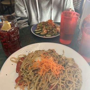 Madame Woo - Asian Fusion Near Me - Trois-Rivières, Quebec