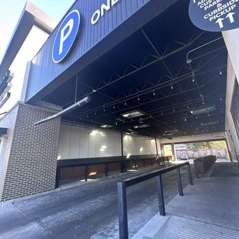 Aria Suya Kitchen - Parking - African Near Me - Houston, Texas