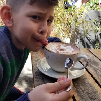 Max Pett - Hot chocolate drink - Vegan Near Me - Munich, BY