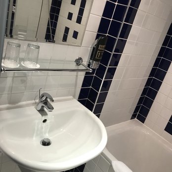 Hotel Élite - Sink area - Hotels Near Me - Prague, Puerto Rico