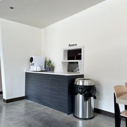 Sulbing Cafe - Return trays and water dispenser
