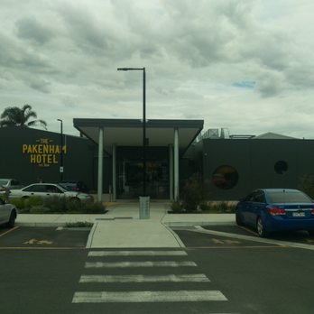 Castello's Pakenham Hotel - Outside - Bars Near Me - Pakenham, VIC Castello's Pakenham Hotel - Outside - Bars Near Me - Pakenham, VIC