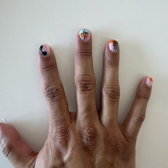 Chloe Nails & Spa - Tropical nails - Nail Salons Near Me - San Anselmo, California