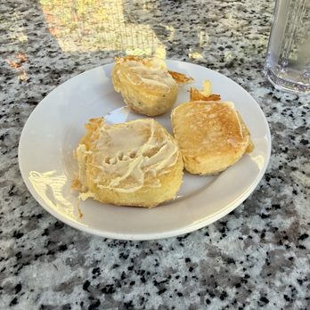 Dinah's Poolside Restaurant - Bread bites - American Near Me - Palo Alto, California