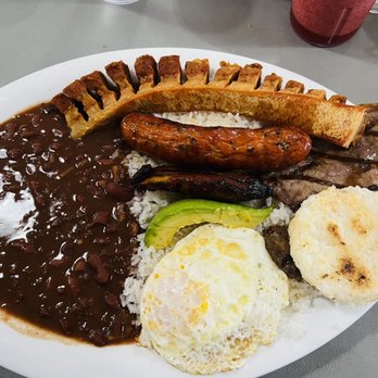 La Cacerola Colombian Restaurant - Bandeja Paisa - Breakfast & Brunch Near Me - Richardson, Texas