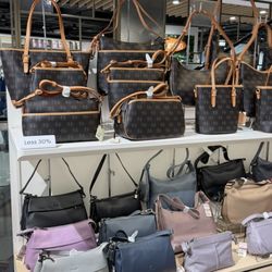 永安百貨 - Designer handbags