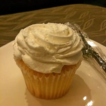 Starbucks - Vanilla Cupcake - Coffee & Tea Near Me - Honolulu, Hawaii Starbucks - Vanilla Cupcake - Coffee & Tea Near Me - Honolulu, Hawaii