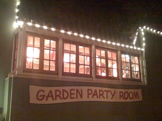 Elephants Delicatessen by null