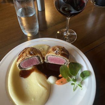 Gordon Ramsay Restaurants - Beef Wellington - Breakfast & Brunch Near Me - St. Louis, Missouri Gordon Ramsay Restaurants - Beef Wellington - Breakfast & Brunch Near Me - St. Louis, Missouri