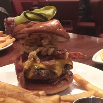 Houlihan's - Bars Near Me - Lee's Summit, Missouri