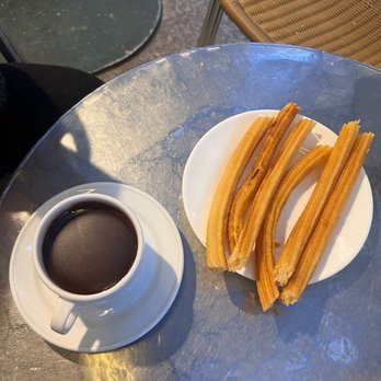 Chocolatería San Ginés - Chocolatiers & Shops Near Me - Madrid, M Chocolatería San Ginés - Chocolatiers & Shops Near Me - Madrid, M