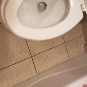 La Quinta by Wyndham Cleburne - Cheap seat and broken tiles. - Hotels Near Me - Cleburne, Texas La Quinta by Wyndham Cleburne - Cheap seat and broken tiles. - Hotels Near Me - Cleburne, Texas