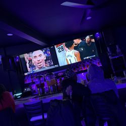 His & Hers Bar & Lounge - Bar Area