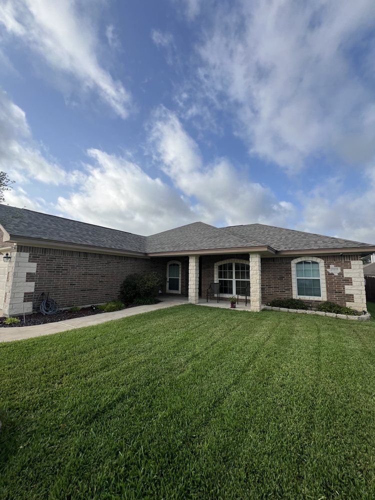 Slide of Atlas Roofing Pros