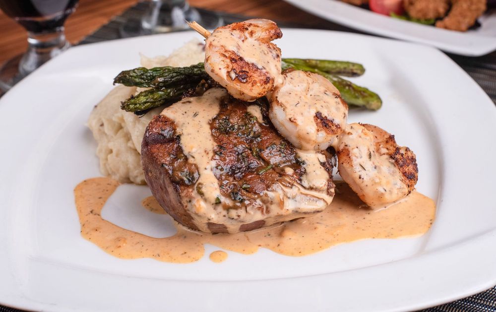 VICTORS 182 Photos & 170 Reviews American (New) 126 W Evans St